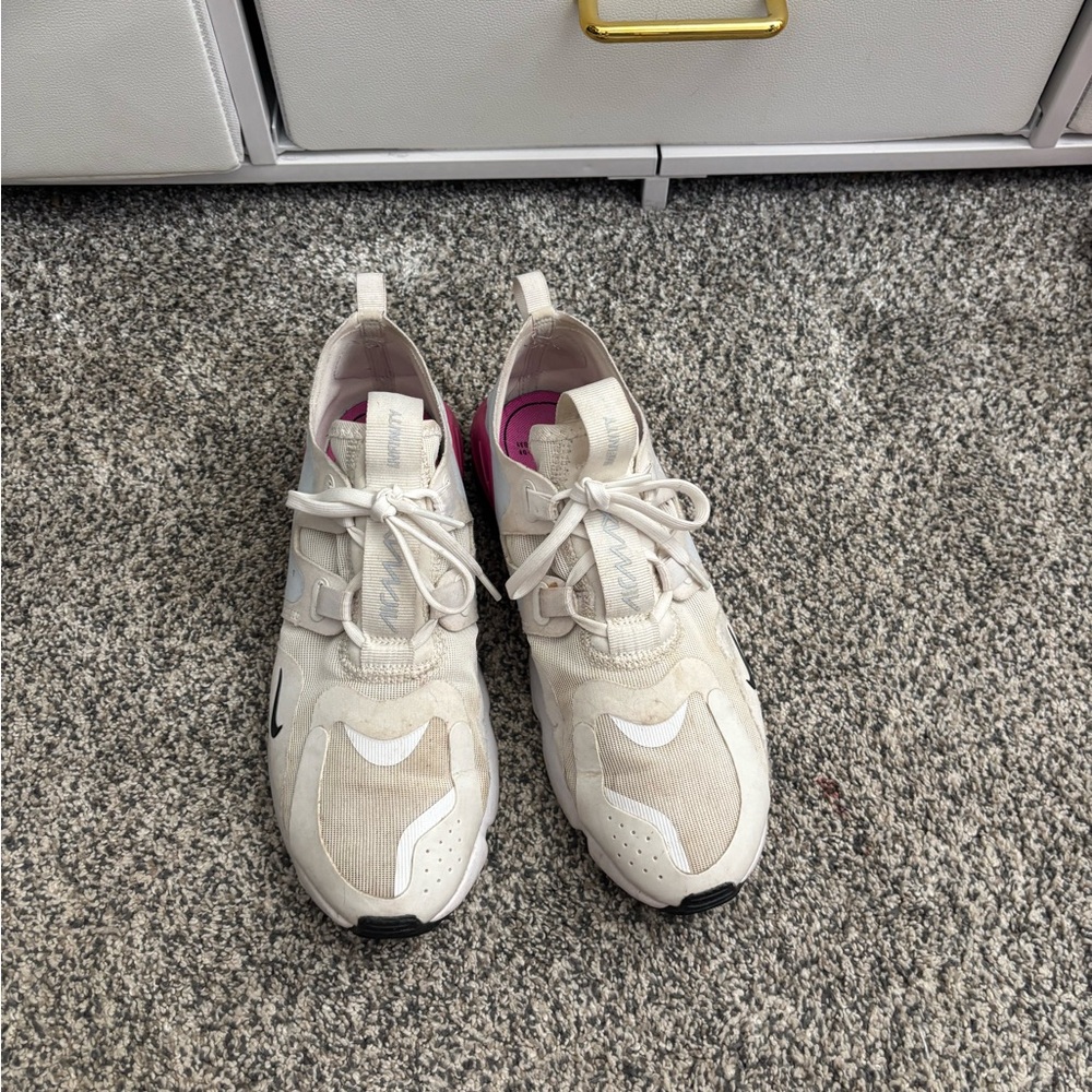 Nike Women's Cream Sneakers